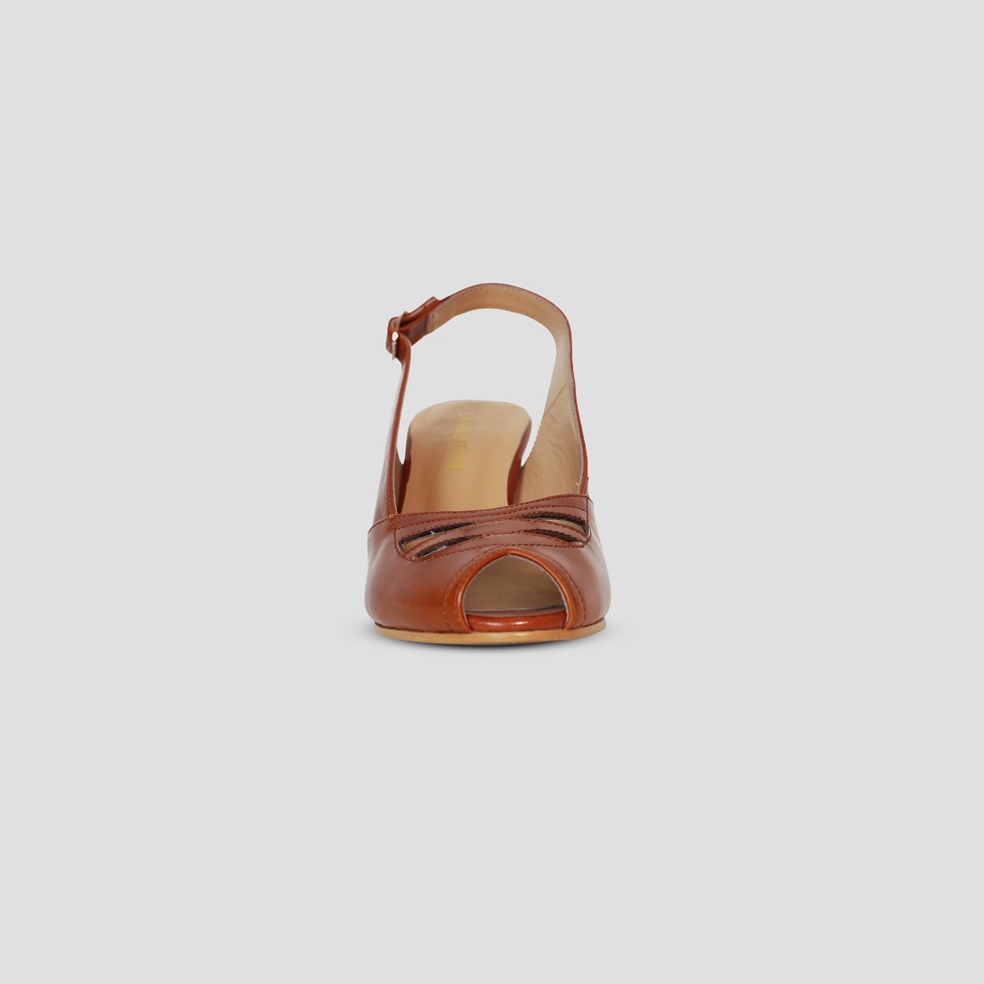 Este	(Chestnut)